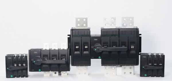 Линейка выключателей-разъединителей SystemePact SD на токи от 63 до 1250А в четырех типоразмерах с видимым разрывом